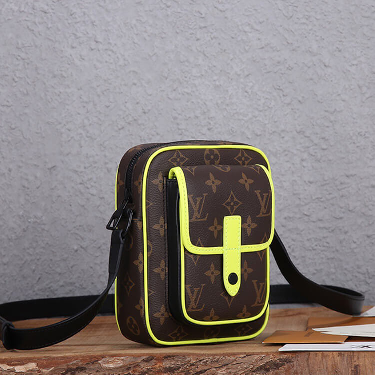 Replica LV Christopher Wearable Wallet M80793 (3)