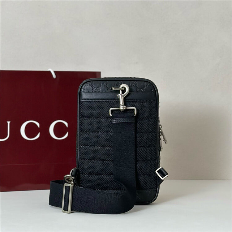 Replica Gucci GG Emblem Small Crossbody Bag 862915 AAGCW 1095 (4)