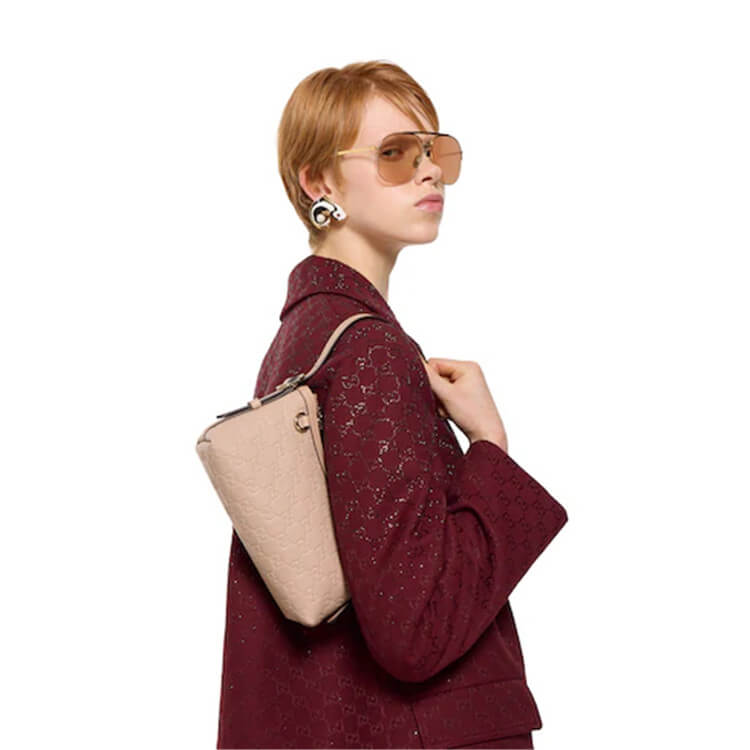 Replica Gucci GG Emblem Small Shoulder Bag 847450 AAFDV 5753 (7)