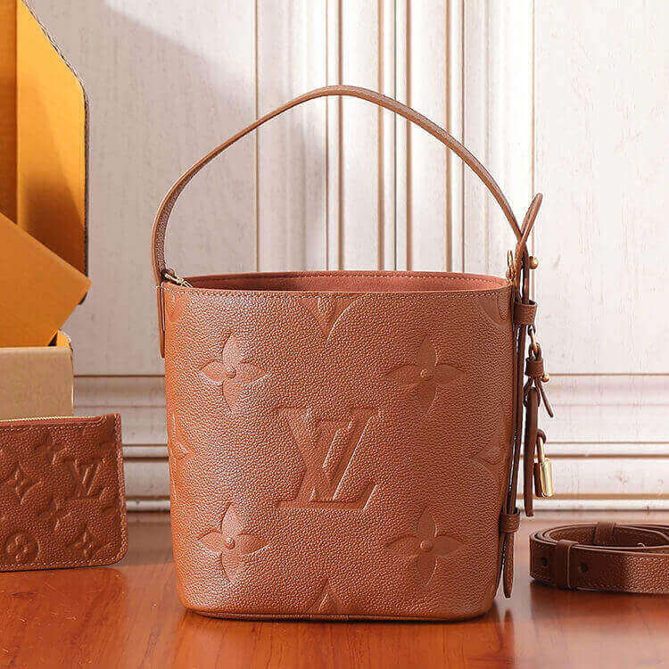 Replica LV All In BB M28820 (4)