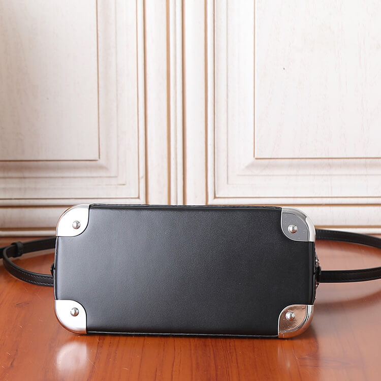 Replica LV Alma Trunk BB M27812 (5)